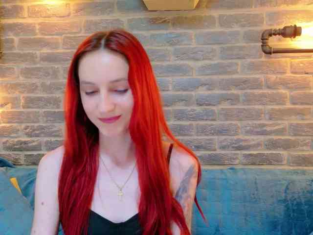 Julia-Jae webcam