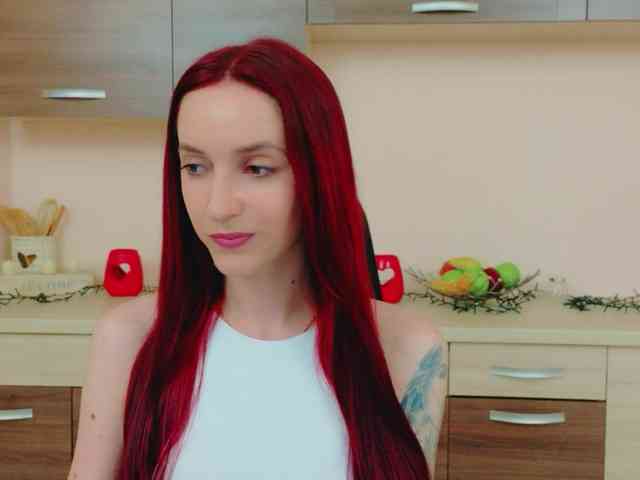 Julia-Jae webcam