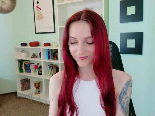 Julia-Jae webcam