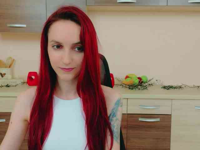 Julia-Jae webcam