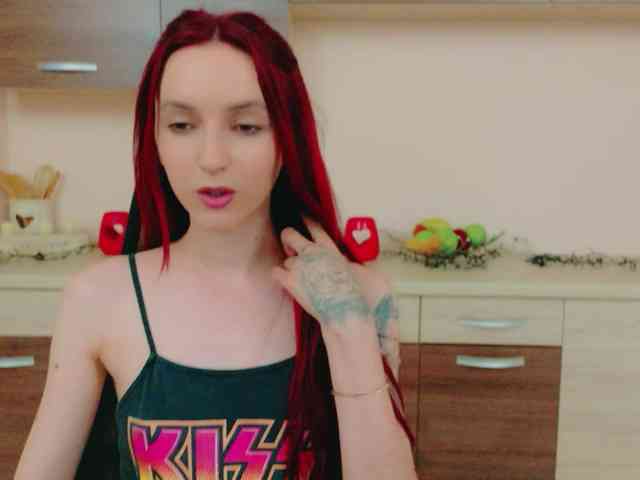 Julia-Jae webcam