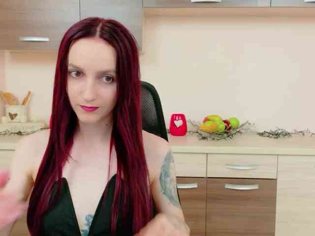 Julia-Jae webcam