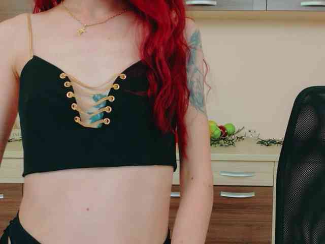 Julia-Jae webcam