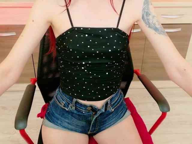 Julia-Jae webcam