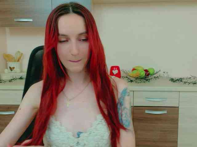 Julia-Jae webcam