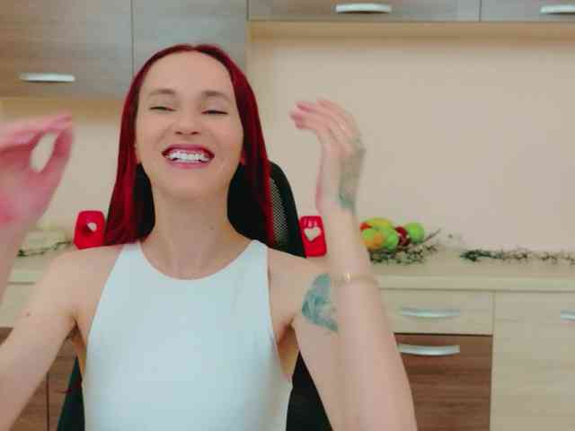 Julia-Jae webcam
