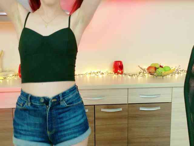 Julia-Jae webcam