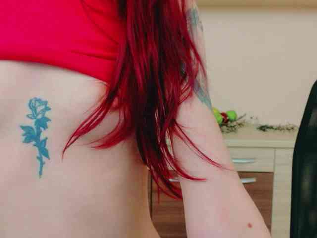 Julia-Jae webcam