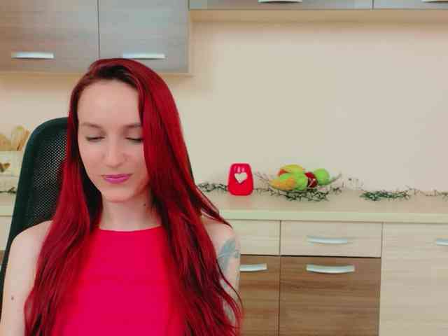 Julia-Jae webcam