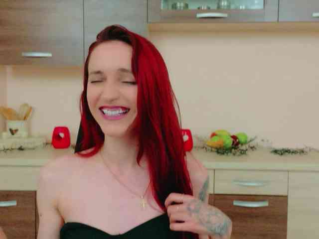 Julia-Jae webcam