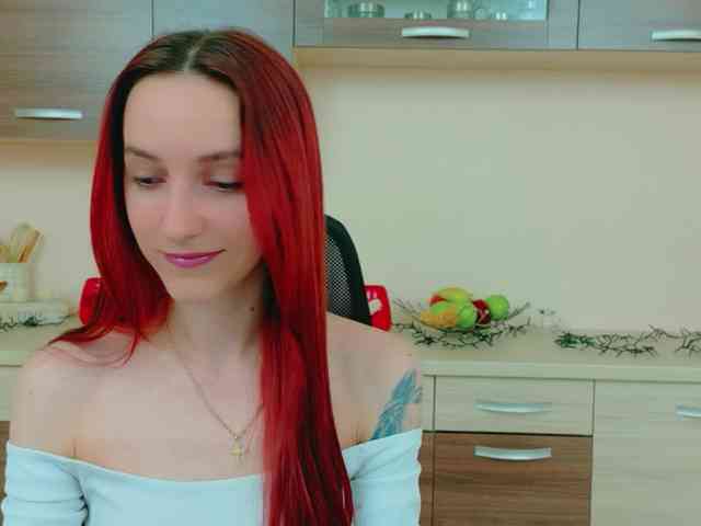 Julia-Jae webcam