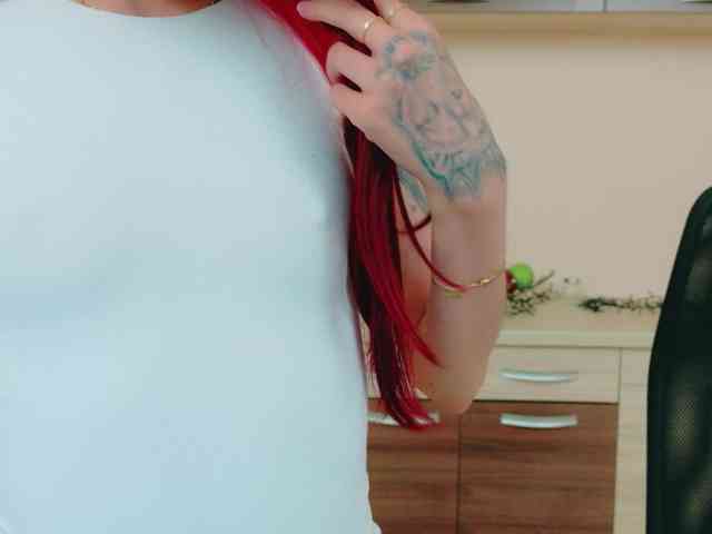 Julia-Jae webcam