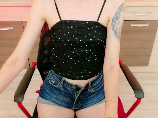 Julia-Jae webcam