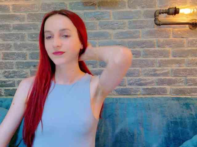 Julia-Jae webcam