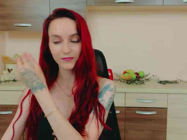 Julia-Jae webcam
