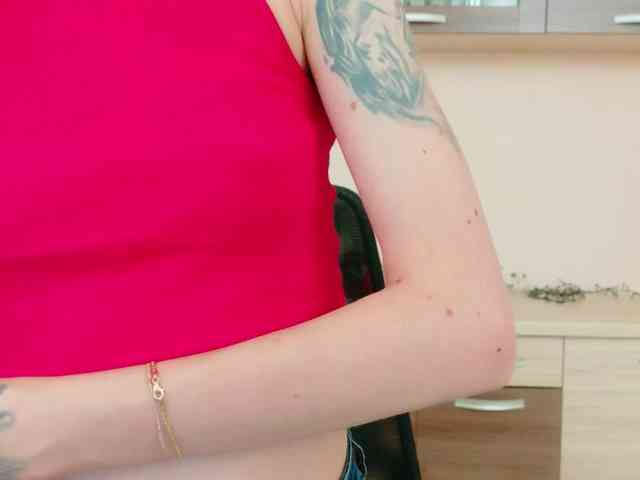 Julia-Jae webcam