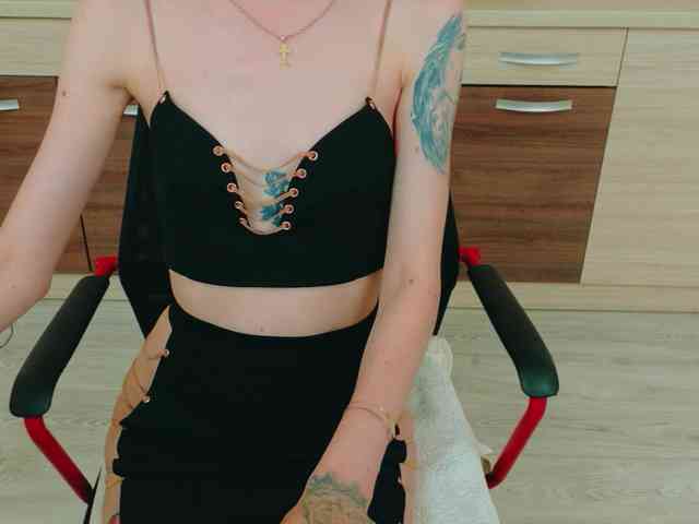 Julia-Jae webcam