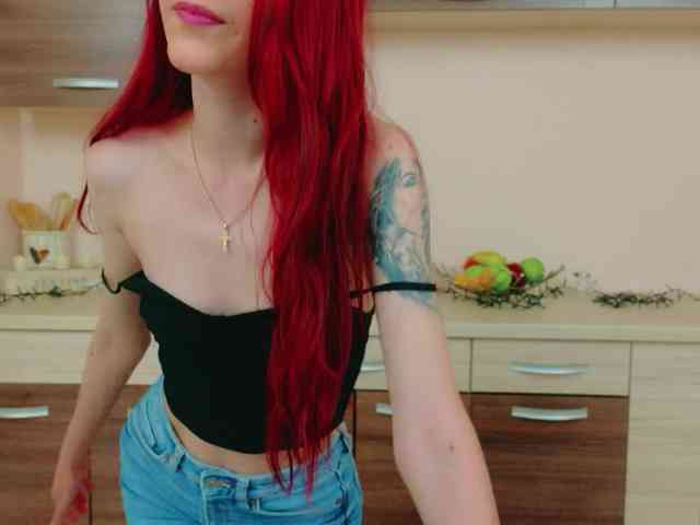 Julia-Jae webcam