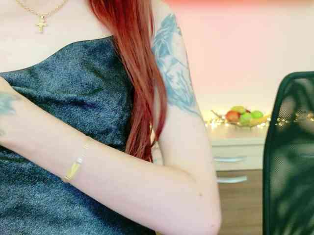 Julia-Jae webcam