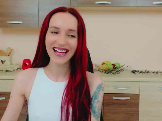 Julia-Jae webcam
