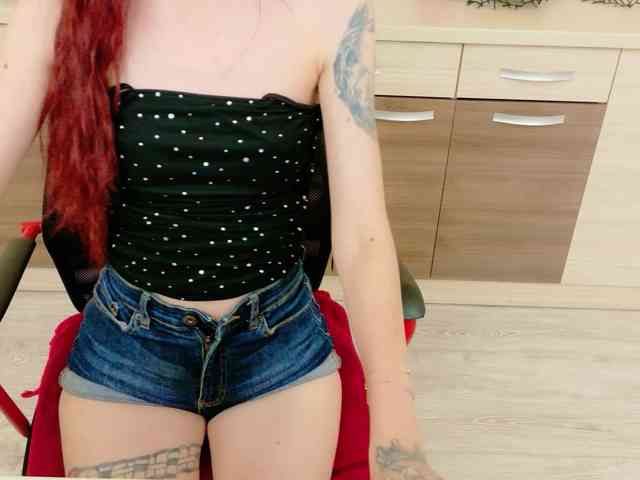 Julia-Jae webcam