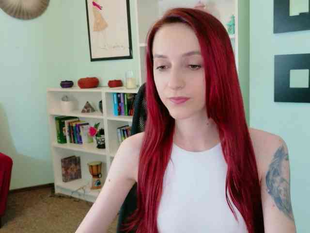 Julia-Jae webcam