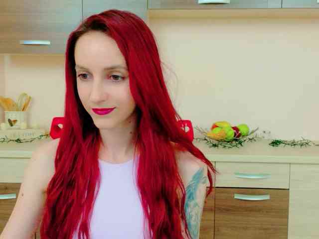 Julia-Jae webcam