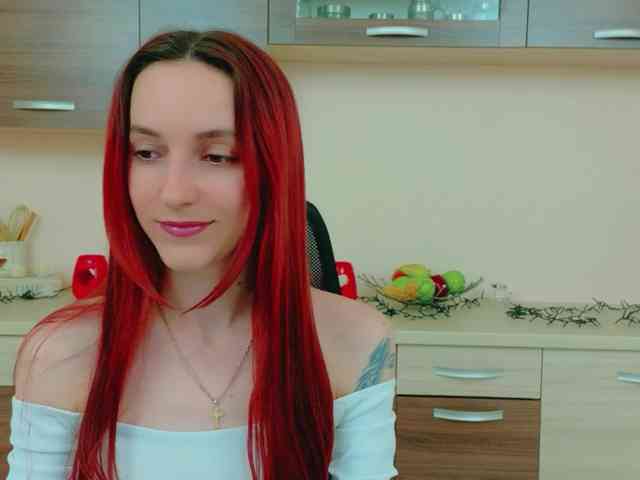 Julia-Jae webcam