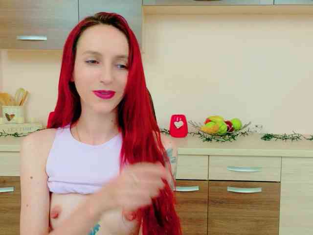 Julia-Jae webcam