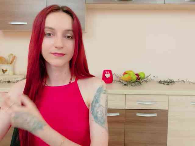 Julia-Jae webcam