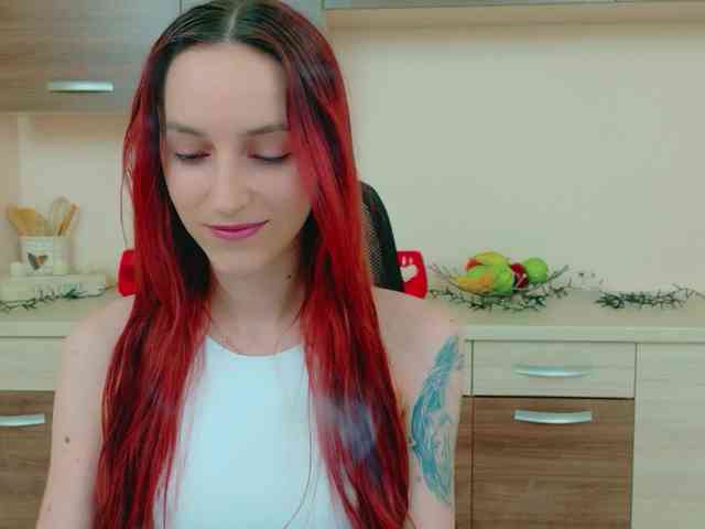 Julia-Jae webcam