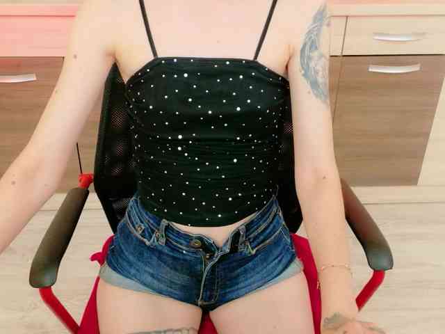 Julia-Jae webcam