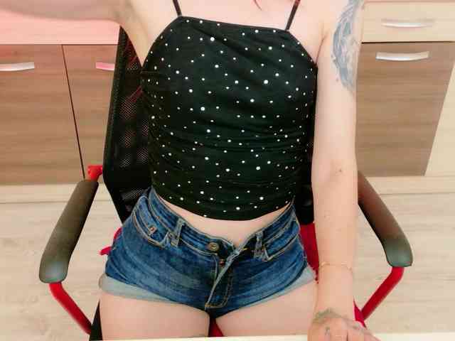 Julia-Jae - Girl 