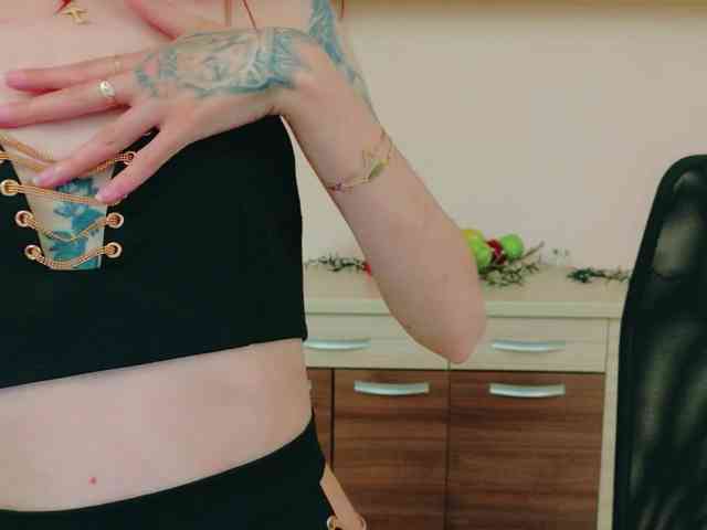 Julia-Jae webcam