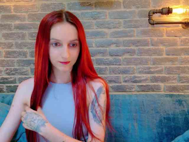Julia-Jae webcam