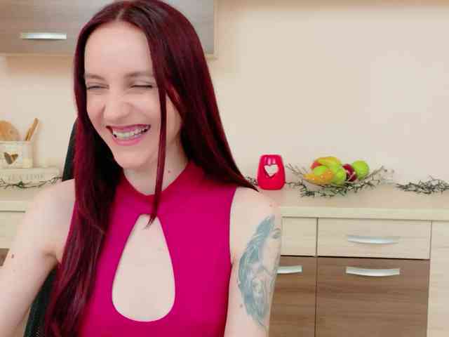 Julia-Jae webcam