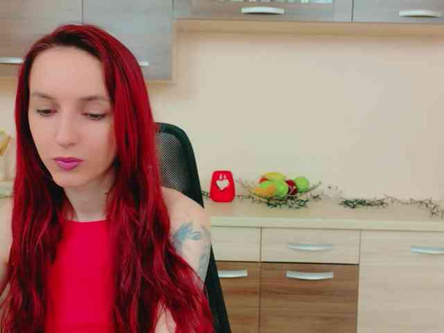 Julia-Jae webcam