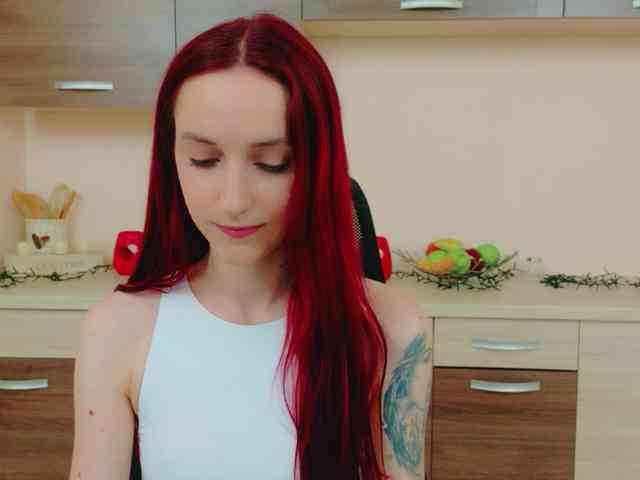 Julia-Jae webcam