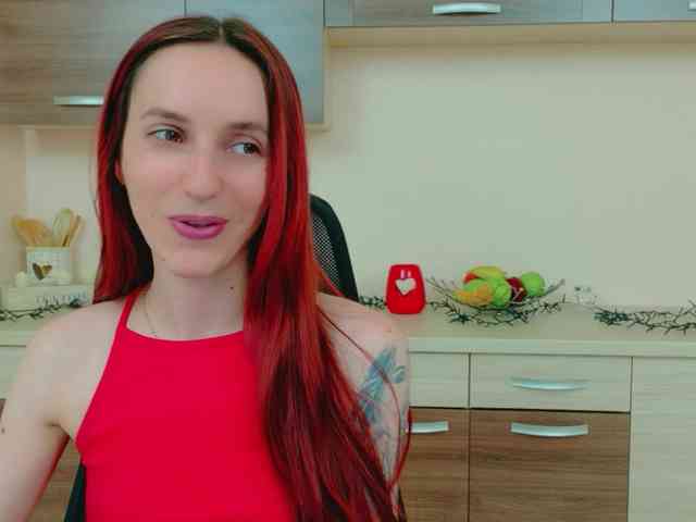 Julia-Jae webcam