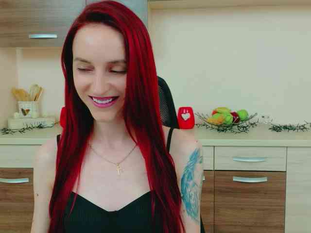 Julia-Jae webcam
