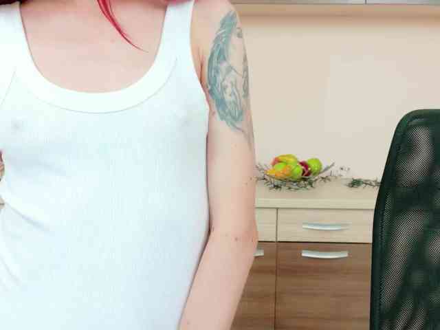 Julia-Jae webcam