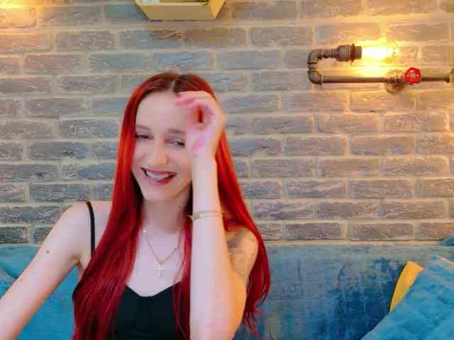 Julia-Jae webcam