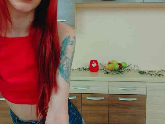 Julia-Jae webcam