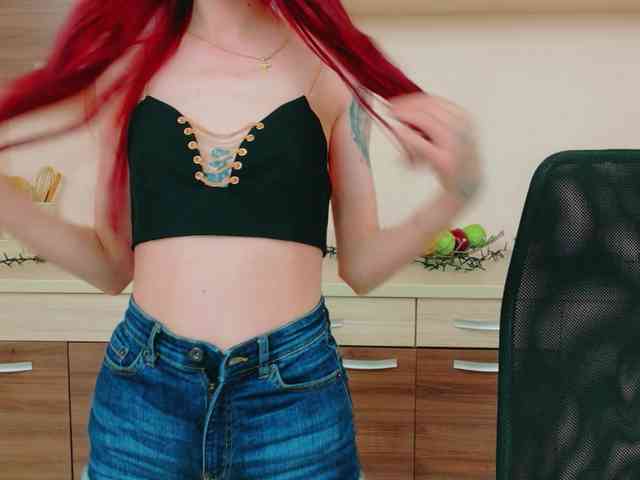 Julia-Jae webcam