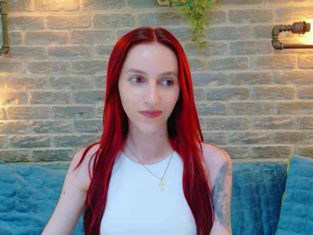 Julia-Jae webcam