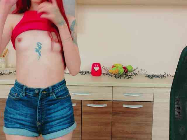 Julia-Jae webcam