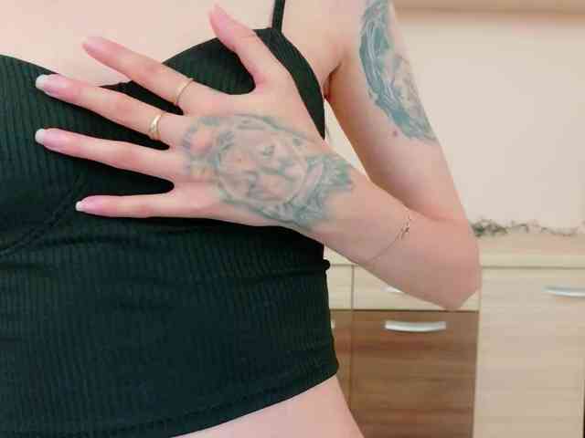 Julia-Jae webcam