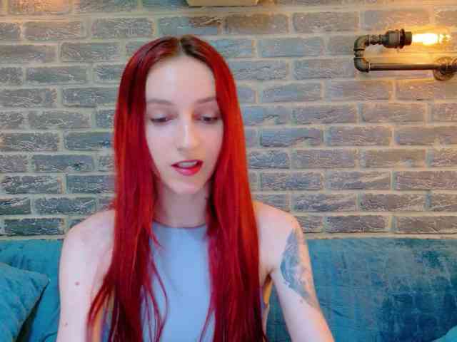 Julia-Jae webcam