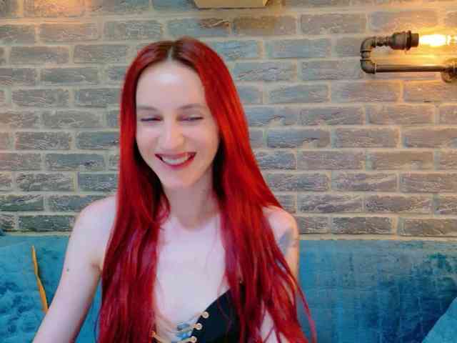 Julia-Jae webcam