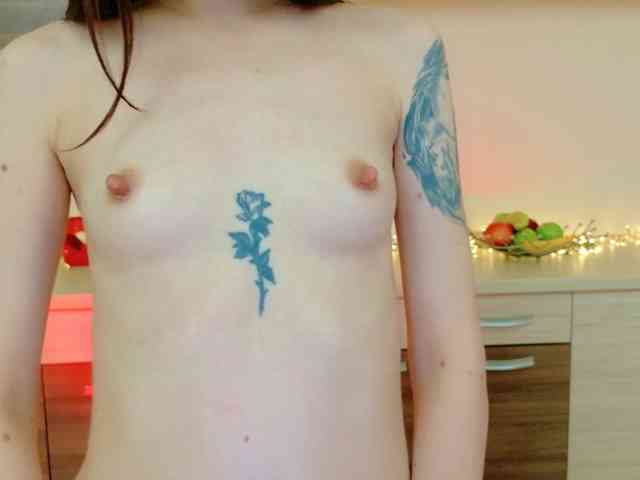 Julia-Jae webcam